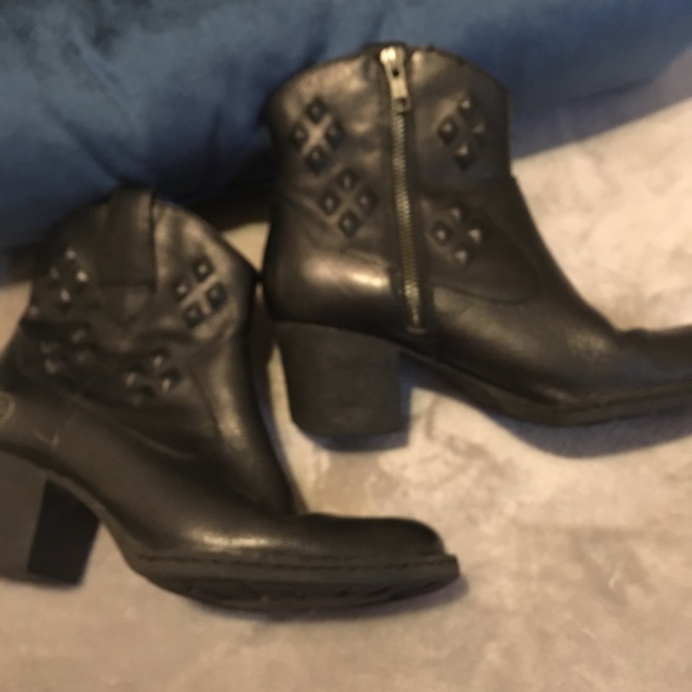 Born black ankle boots